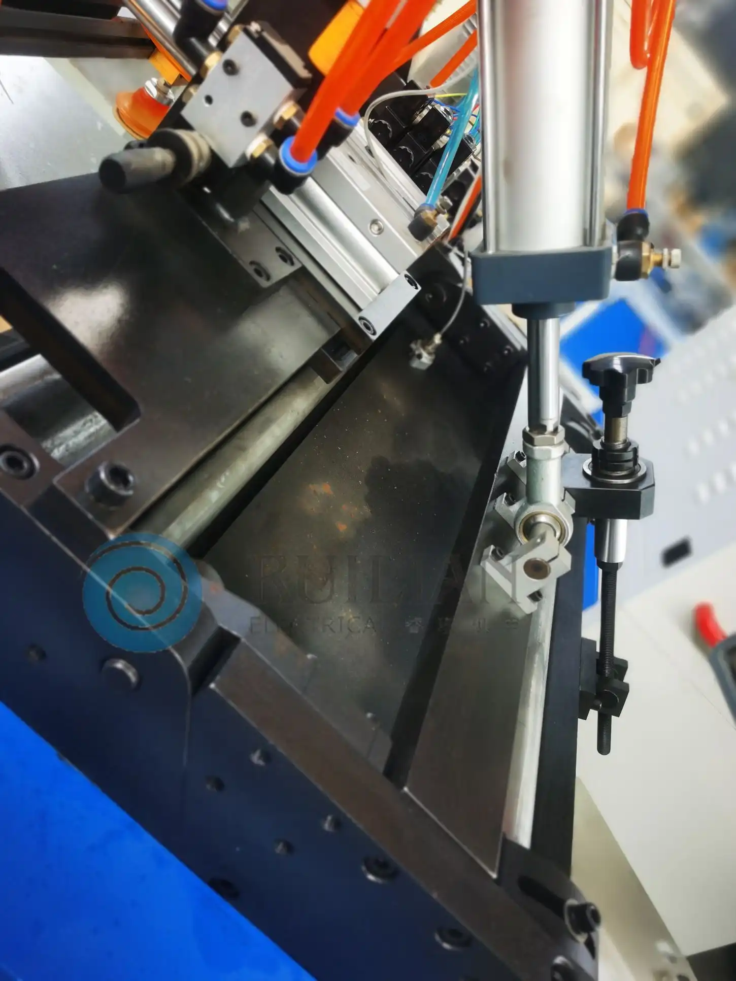 product-1-1 product-1-1